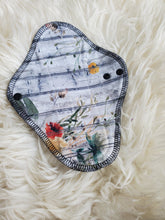 Load image into Gallery viewer, Moontime Cloth Pads Medium Absorbency