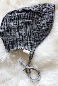 Bonnets in size 18-24M
