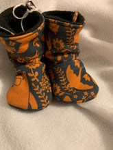 Load image into Gallery viewer, Easy on Booties Soft Sole
