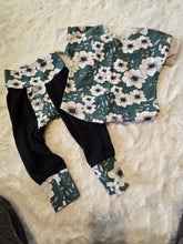 Load image into Gallery viewer, Used clothing sizes NB-6M
