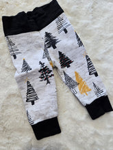Load image into Gallery viewer, Used clothing sizes NB-6M
