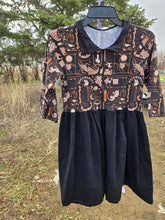 Load image into Gallery viewer, Used clothing for Mama size small/medium
