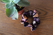 Load image into Gallery viewer, Scrunchies
