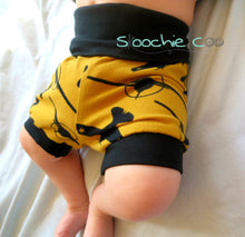 Load image into Gallery viewer, 6-9M Grow Waist Shorts
