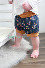 Load image into Gallery viewer, 9-12M Grow Waist Shorts
