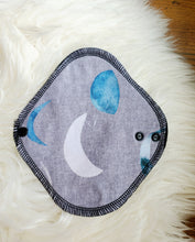 Load image into Gallery viewer, Moontime Cloth Pads Very Light Absorbency
