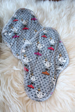 Load image into Gallery viewer, Moontime Cloth Pads Heavy Absorbency
