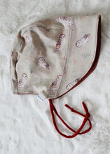 Load image into Gallery viewer, Bonnets in size 18-24M
