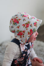 Load image into Gallery viewer, Bonnets in size 3-6M

